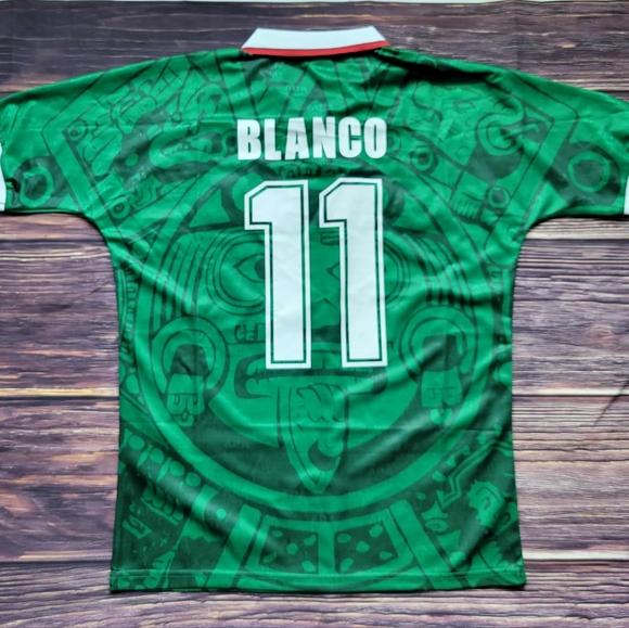 Mexico Soccer Jersey Version Retro - Picture 2 of 3
